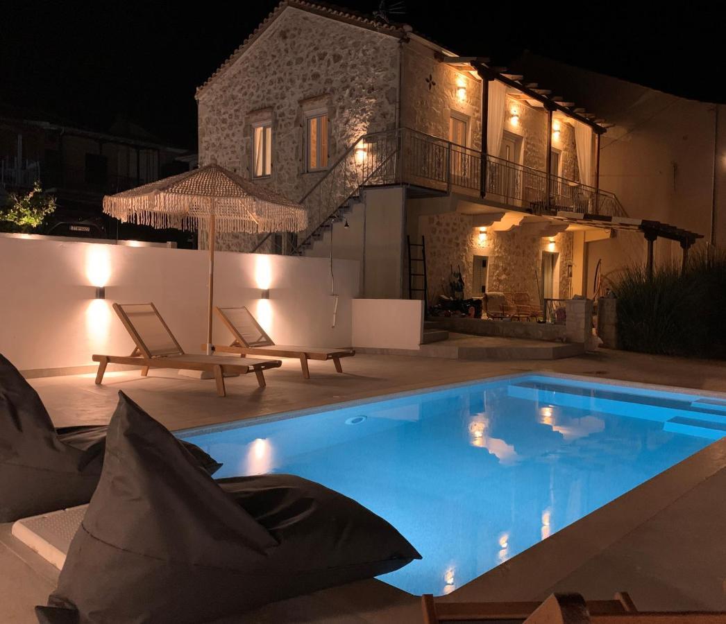 Mangata Suites Homes With Private Pools Spartokhorion Exterior photo